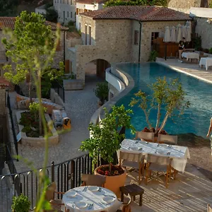 Zoe Hora , Dhërmi Albanie